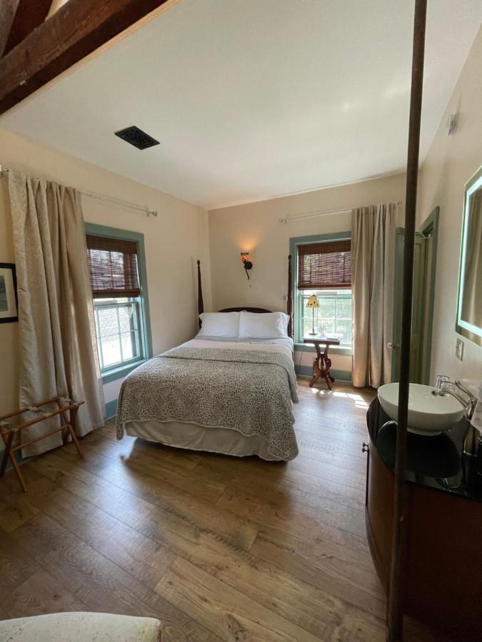 ווינונה Carriage House Bed & Breakfast מראה חיצוני תמונה