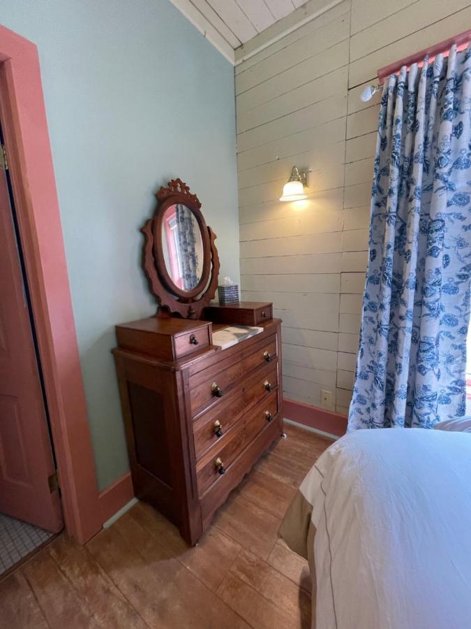 ווינונה Carriage House Bed & Breakfast מראה חיצוני תמונה