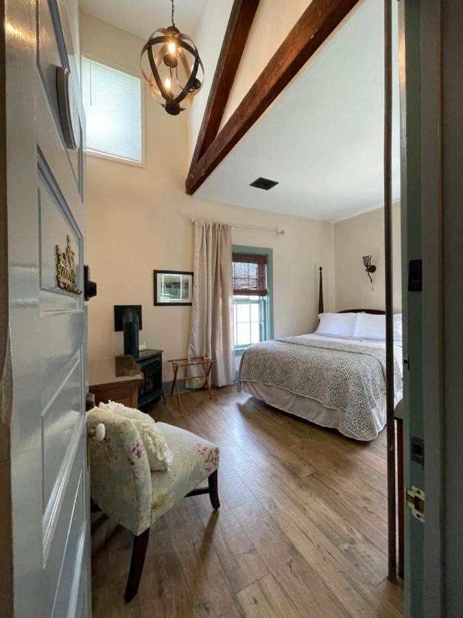 ווינונה Carriage House Bed & Breakfast מראה חיצוני תמונה
