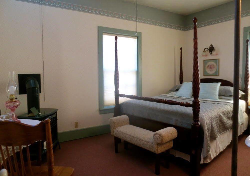 ווינונה Carriage House Bed & Breakfast מראה חיצוני תמונה