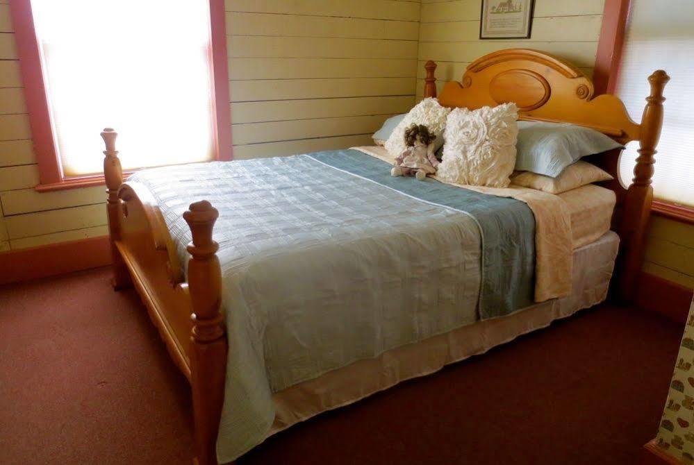 ווינונה Carriage House Bed & Breakfast מראה חיצוני תמונה