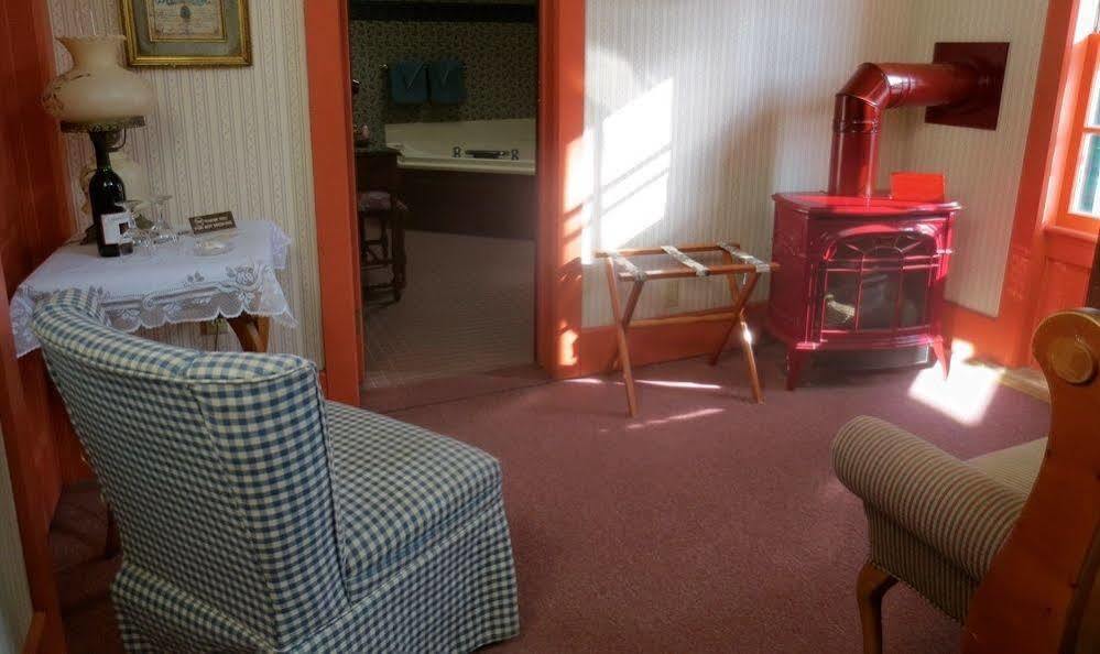 ווינונה Carriage House Bed & Breakfast מראה חיצוני תמונה