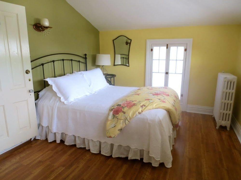 ווינונה Carriage House Bed & Breakfast מראה חיצוני תמונה
