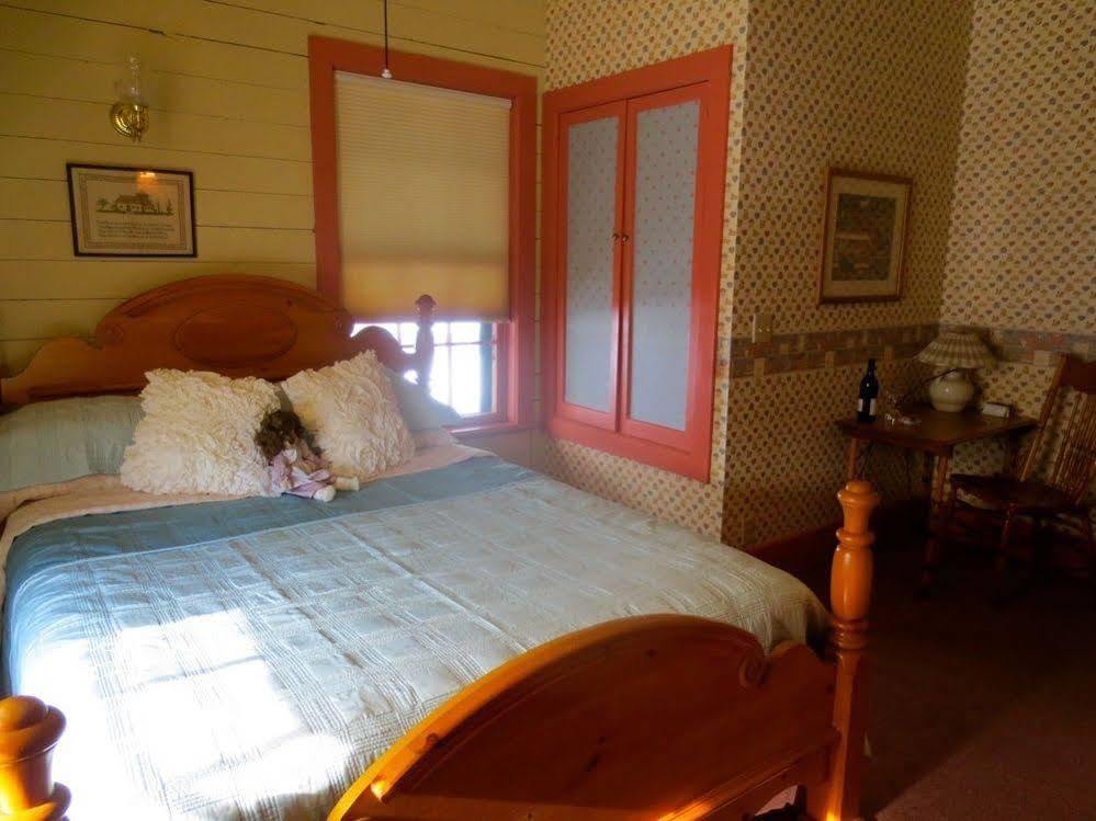 ווינונה Carriage House Bed & Breakfast מראה חיצוני תמונה