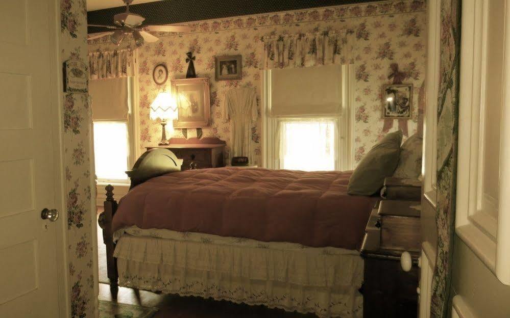 ווינונה Carriage House Bed & Breakfast מראה חיצוני תמונה