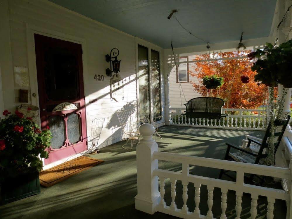 ווינונה Carriage House Bed & Breakfast מראה חיצוני תמונה